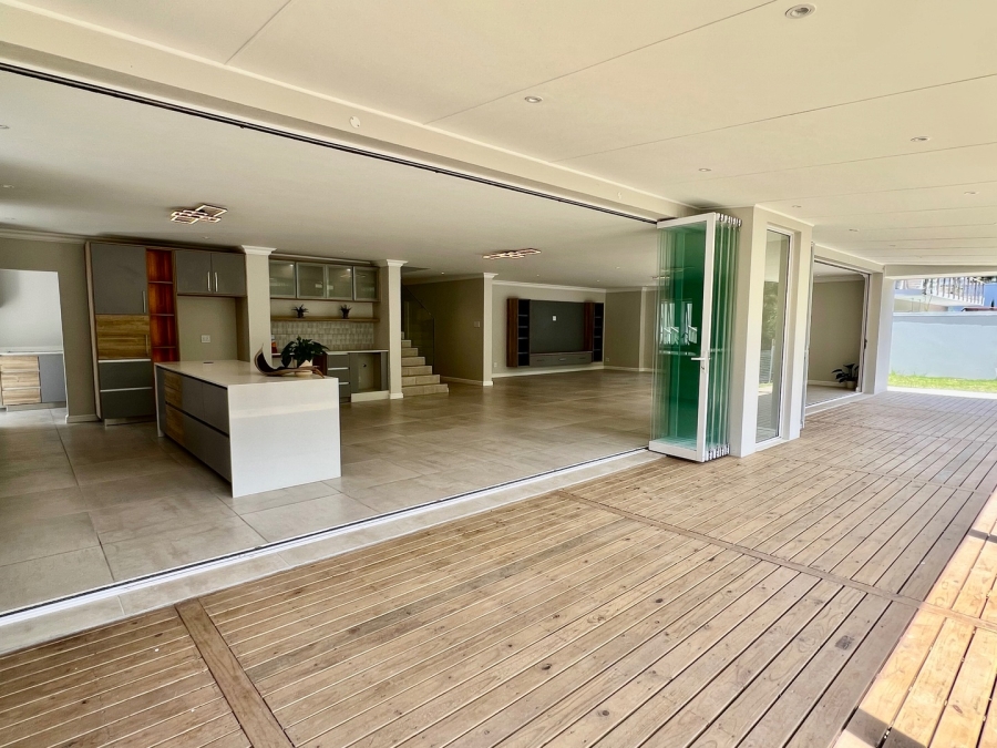 5 Bedroom Property for Sale in Heather Park Western Cape